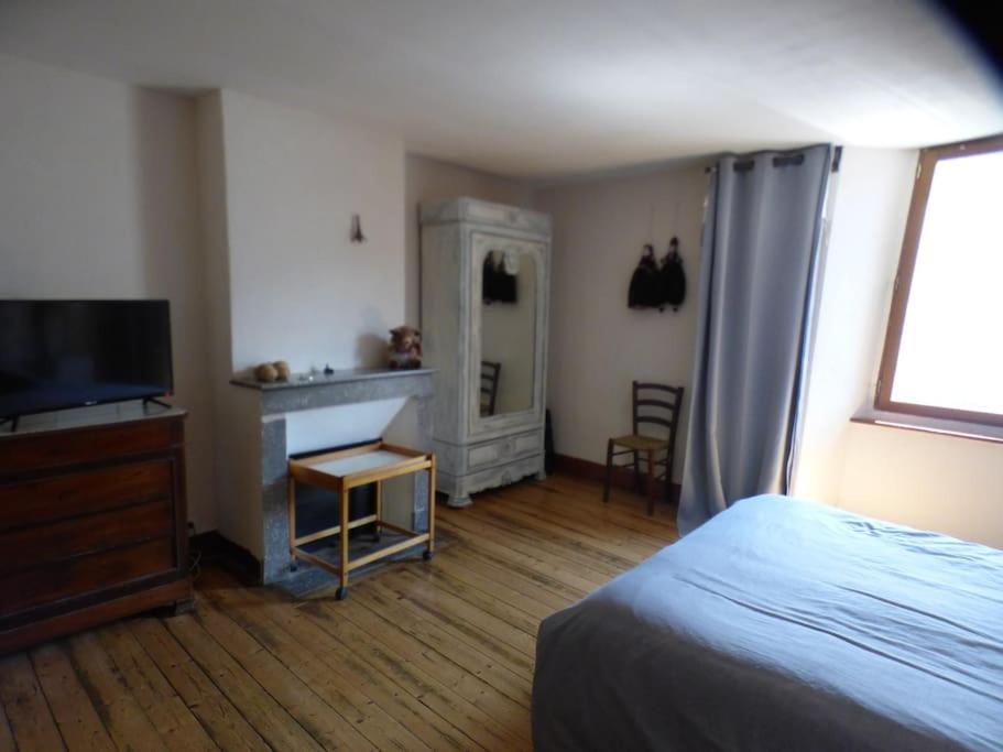 Maison Familiale Pour 8 Saint-Aventin Екстер'єр фото