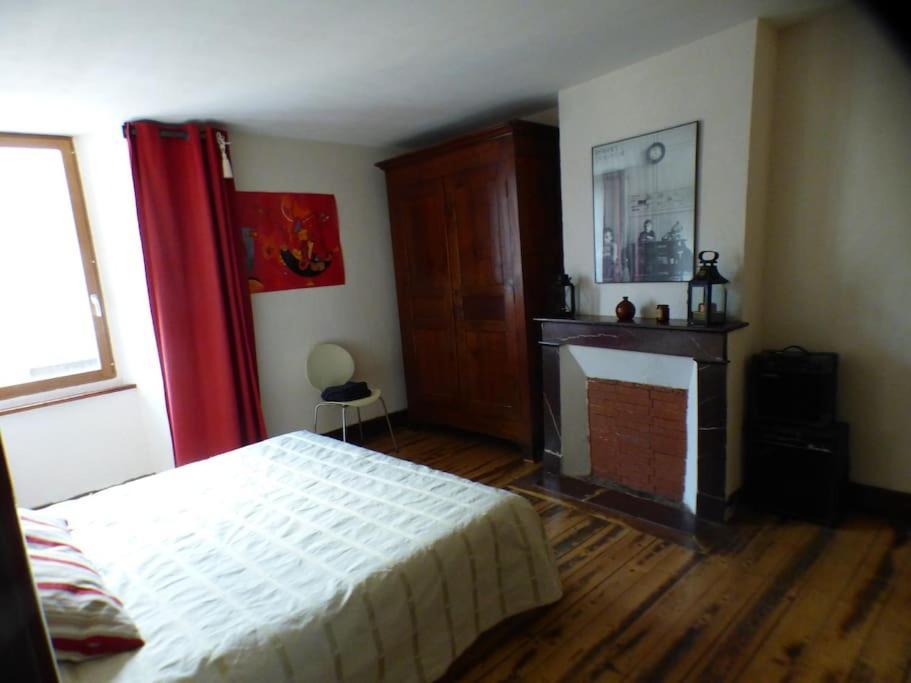 Maison Familiale Pour 8 Saint-Aventin Екстер'єр фото