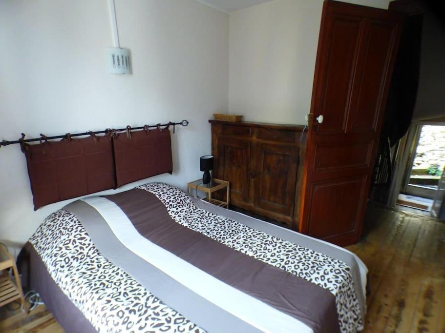 Maison Familiale Pour 8 Saint-Aventin Екстер'єр фото