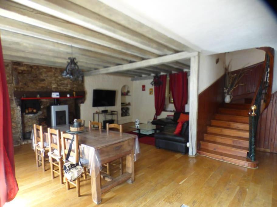 Maison Familiale Pour 8 Saint-Aventin Екстер'єр фото