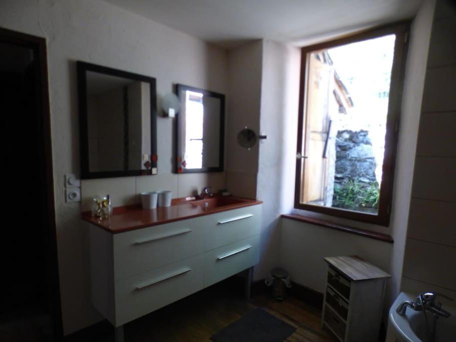 Maison Familiale Pour 8 Saint-Aventin Екстер'єр фото